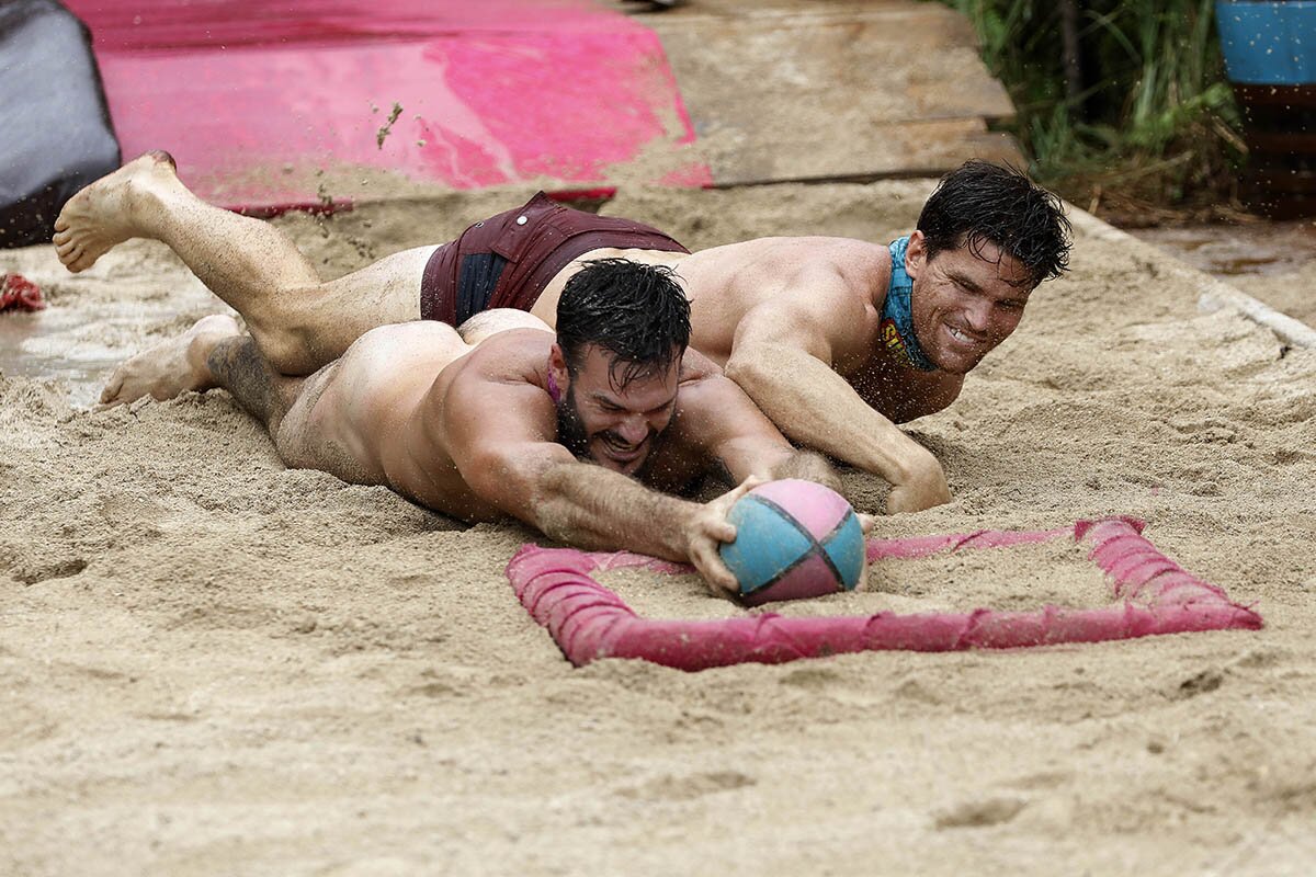 Australian Survivor 2017 S04E02 Highlights: Contestant Locky Gilbert Naked Butt, Mark Wales wrestles, Jonathan LaPaglia’s biceps look on